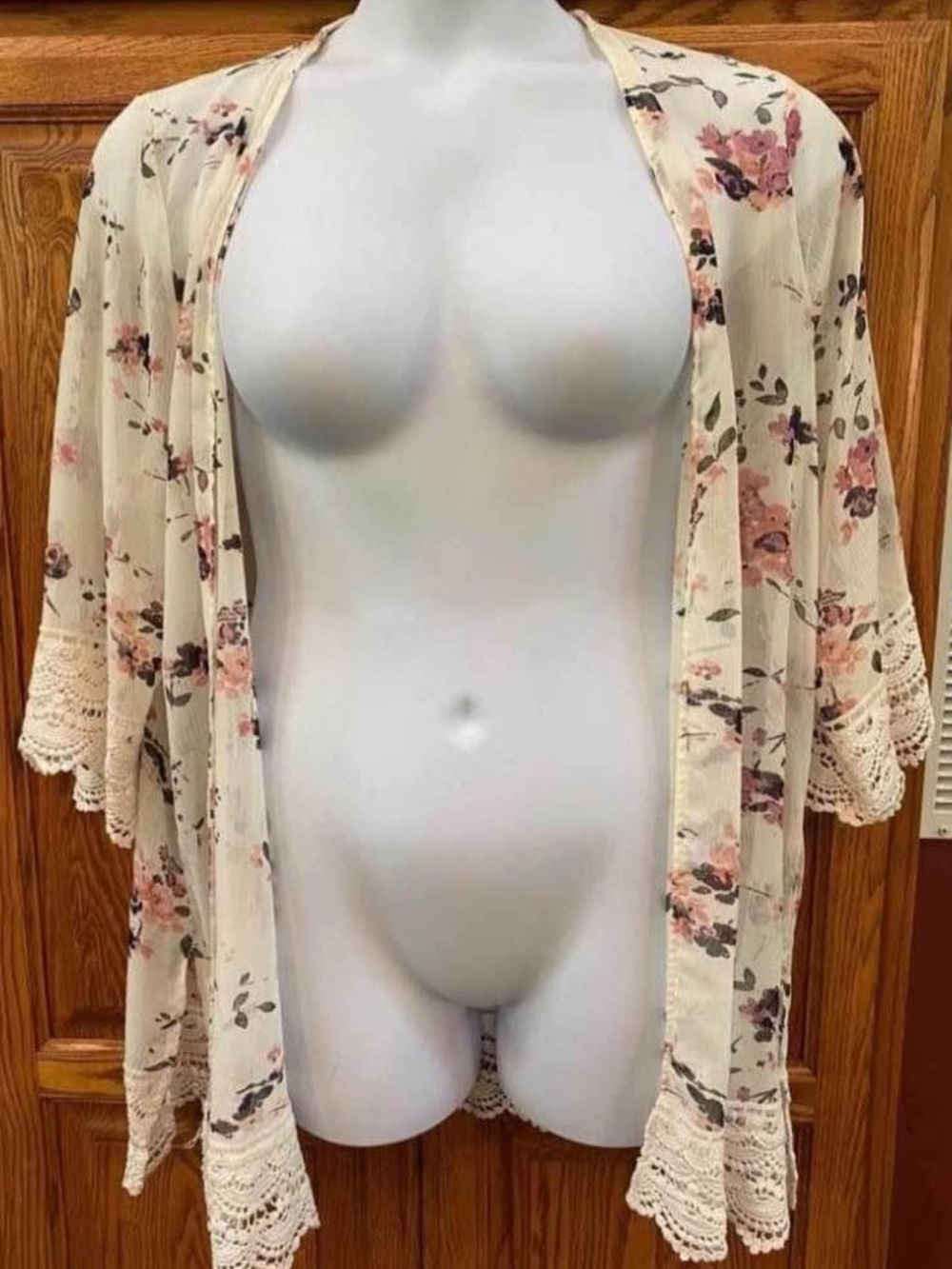 Women’s Floral Sheer Kimono Top, Size Large
